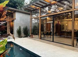 Casa completa con piscina - Casa Dorotea, ξενοδοχείο σε Macas