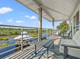 Cozy 3-Bedroom Condo - Comfy Living Space Two Balconies Outdoor Pool Beach Walkable - Score up to 450 Every Day in Tickets for Local Activities, hotel i Orange Beach