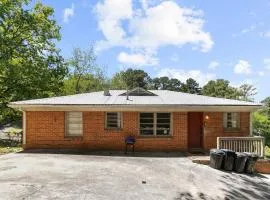 Broadmoor Bungalow - Unit A