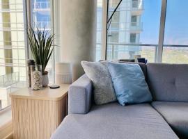 Cozy 2-Bedroom Downtown Condo in the East Village, apartm&aacute;n v rezidenci v destinaci Calgary