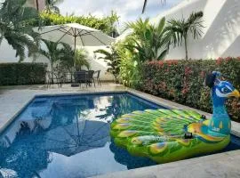 Casa Santa Cruz 4 bdrm house-Pool & walk to Beach