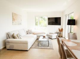 neue 90qm Ferienwohnung mit 3 Schlafzimmern in Seenähe, hotel in Pouch