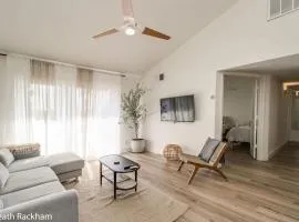 3bd Condo Near Old Town King Bed