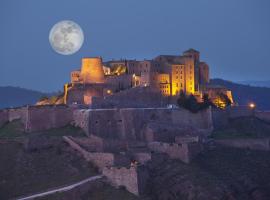 Parador de Cardona – hotel w mieście Cardona