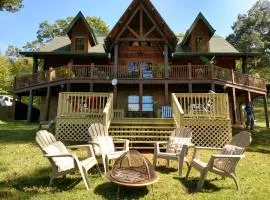 Mountain View 2BR Log Cabin Apt wPrivate BBQ Deck