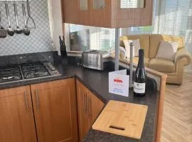 marine getaways caravan hire winchester