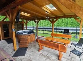 Ranczo Bieszczady 2 - Domek z Sauną i Jacuzzi