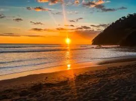 Luxury Beachfront Jaco Condo-sleep 6-1st Floor