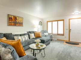 Convenient Townhome 1 Mi to Dtwn Clearfield、クリアフィールドのホテル