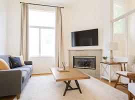 Coast Malibu 2BR Escape, hotel v destinaci Malibu