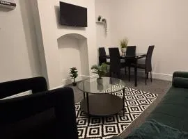 3bd in leicester near M1 - city - contractors