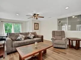 Entire house in Avondale, walking distance to shops and restaurants