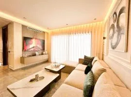Appartement Élégant avec Piscine Moderne