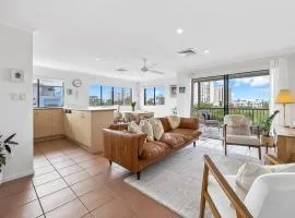 Sea Shapes Coastal Escape 3 Bed Apartment