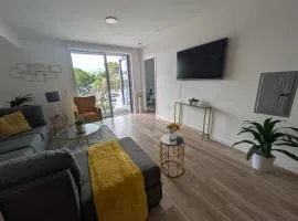 2 bedroom apartment in Santa Monica