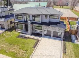 Luxury 5 BR, Gym, Sauna, Thtr, OD FP & Ktcn, Lake