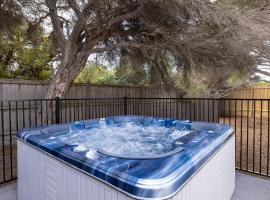 Surf Beach에 위치한 호텔 Original Beach Retreat