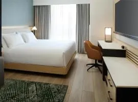 Hyatt Place Montreal Airport