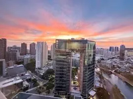 Brand New Waikiki 2BD 2BA Ocean City View, Tax included