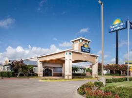 Days Inn & Suites by Wyndham Corpus Christi Central, motel in Corpus Christi
