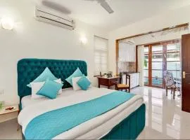 Candolim Bliss Villa with pvt Pool -300 m walk to beach