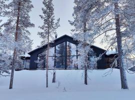 Villa Arctic Trail B - Lapland Escape with Outdoor Hot Tub & Ylläs Ski Passes, hotel con tinas de hidromasaje en Äkäslompolo