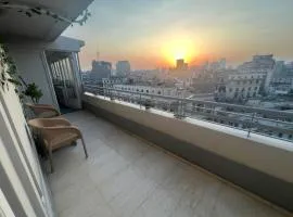 Downtown horizon 2BR sunny apartment