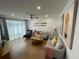 Tide 'n' Seek: Family Beach House with Games Room