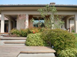 La casa di Angela intero appartamento, Hotel in Cusago