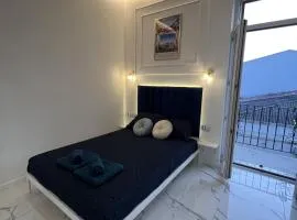 Azzurro Luxury Butique