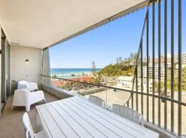 Beachfront 1-Bed Flat with Pool & Gym Access