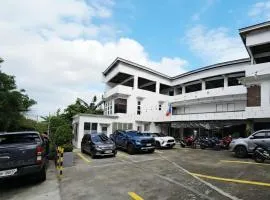 Leribi Suites and Restaurant