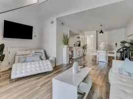 Lux Beach Cabana - Close to Beach & Restaurants