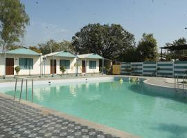 Longdrive Restaurant Hotel & Resort, hotel in Jaipur