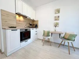 Sweet tiny house-central studio