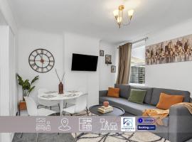 Wherstead Rd House By Homestyles Hosts Short Lets & Serviced Accommodation Suffolk With Free Parking, hotelli kohteessa Ipswich