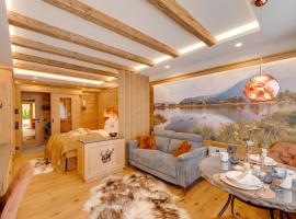 Seefeld ALPIN - Rustikales TIROLER CHALET Studio Apartment, hotel in Seefeld in Tirol