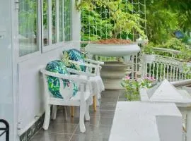 Cat Ba Santorini Homestay