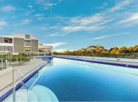 Resort style Sydney Olympic Park Prime Location