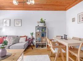 Detached Triplex with Garden Terrace