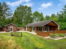Holiday Home Mauri - from the sea by Interhome