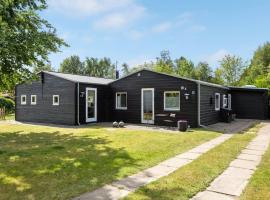 Holiday Home Sigfred - 1-5km from the sea by Interhome, хотел в Hals