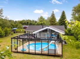 Holiday Home Herta - 700m from the sea by Interhome, hotel di Hals