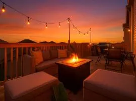 Chic 6BDRM Getaway - KingBed - Patio - BBQ - Garage - Wifi