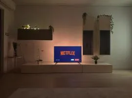 Cabañal Beach House - 10 min to ocean , FastWifi , SmartTV, AC