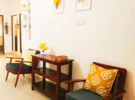 DREAMYcosy 2bhk, Just 6 mins to Whitetown & Beach TOPEZ