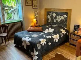 Petit appartement chez l'habitant esprit pension de famille