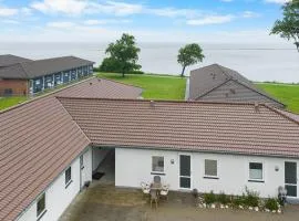 Apartment Kari - 50m from the sea by Interhome