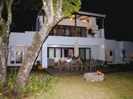 Woodlands Beach Villa