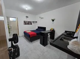 Flat completo 12 minutos do centro com lojas variadas